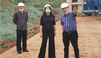 市國資委副主任張力到興學商務中心調(diào)研項目建設、疫情防控工作