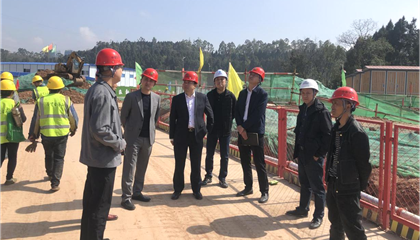 集團(tuán)領(lǐng)導(dǎo)督導(dǎo)檢查興蓮中心項目安全生產(chǎn)及食堂衛(wèi)生安全工作